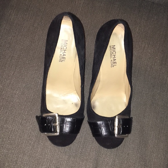 Michael Kors heels with buckle, 6.5 - Picture 3 of 8